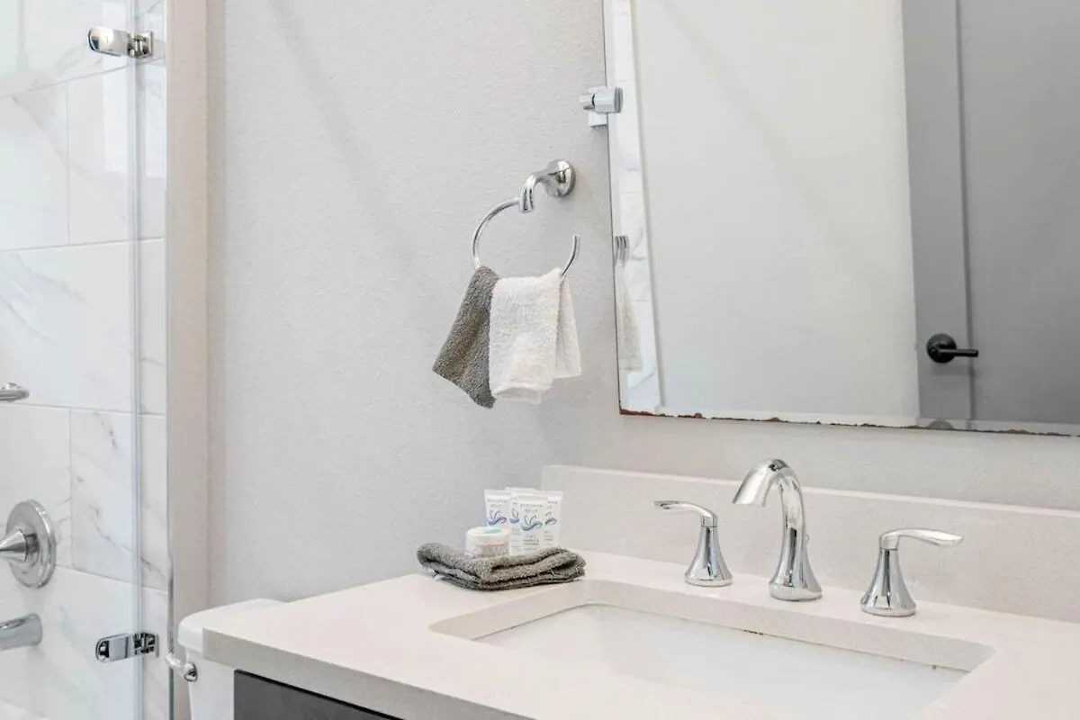 タンパ Sleeps 20! Luxe 6 Bdrm 4 Bth Duplex - Downtown Tpaヴィラ