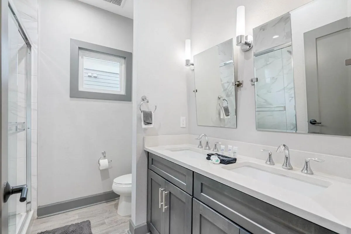 度假居 坦帕Sleeps 20! Luxe 6 Bdrm 4 Bth Duplex - Downtown Tpa别墅