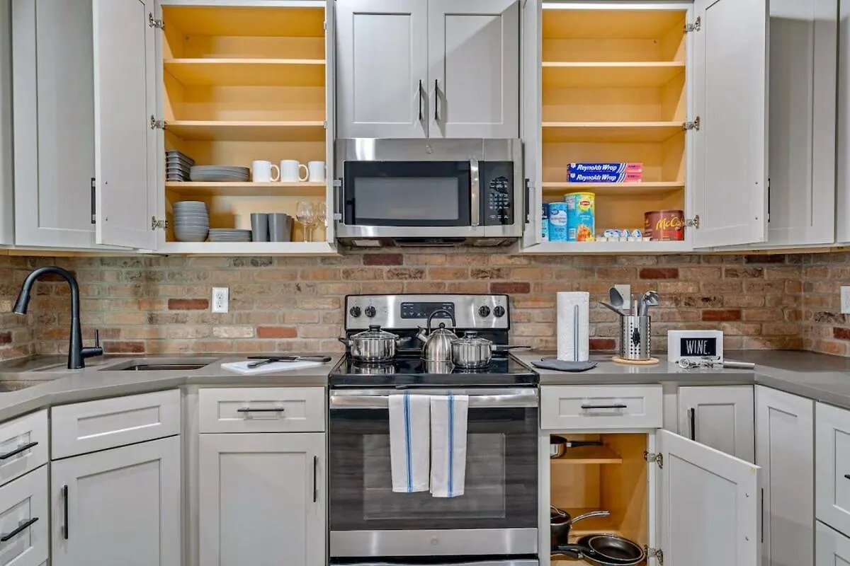 度假居 坦帕Sleeps 20! Luxe 6 Bdrm 4 Bth Duplex - Downtown Tpa别墅 美国