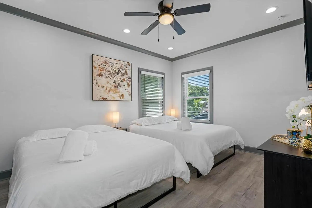 坦帕Sleeps 20! Luxe 6 Bdrm 4 Bth Duplex - Downtown Tpa别墅 美国
