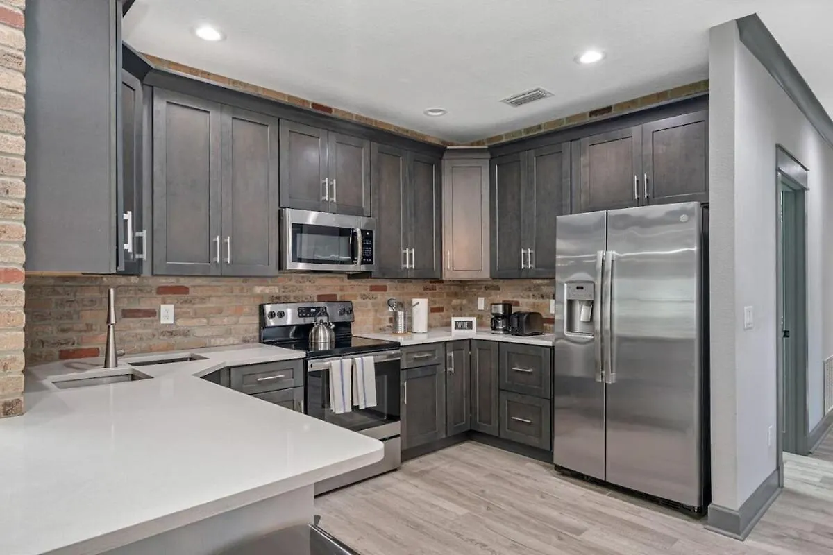 坦帕Sleeps 20! Luxe 6 Bdrm 4 Bth Duplex - Downtown Tpa别墅 度假居