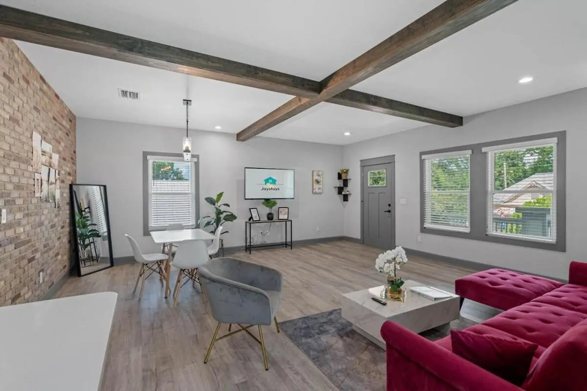 タンパ Sleeps 20! Luxe 6 Bdrm 4 Bth Duplex - Downtown Tpaヴィラ 0*,