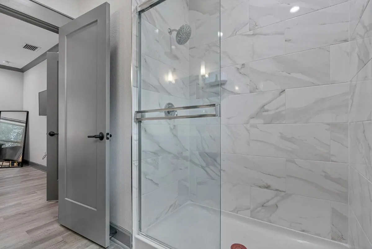 度假居 坦帕Sleeps 20! Luxe 6 Bdrm 4 Bth Duplex - Downtown Tpa别墅 美国