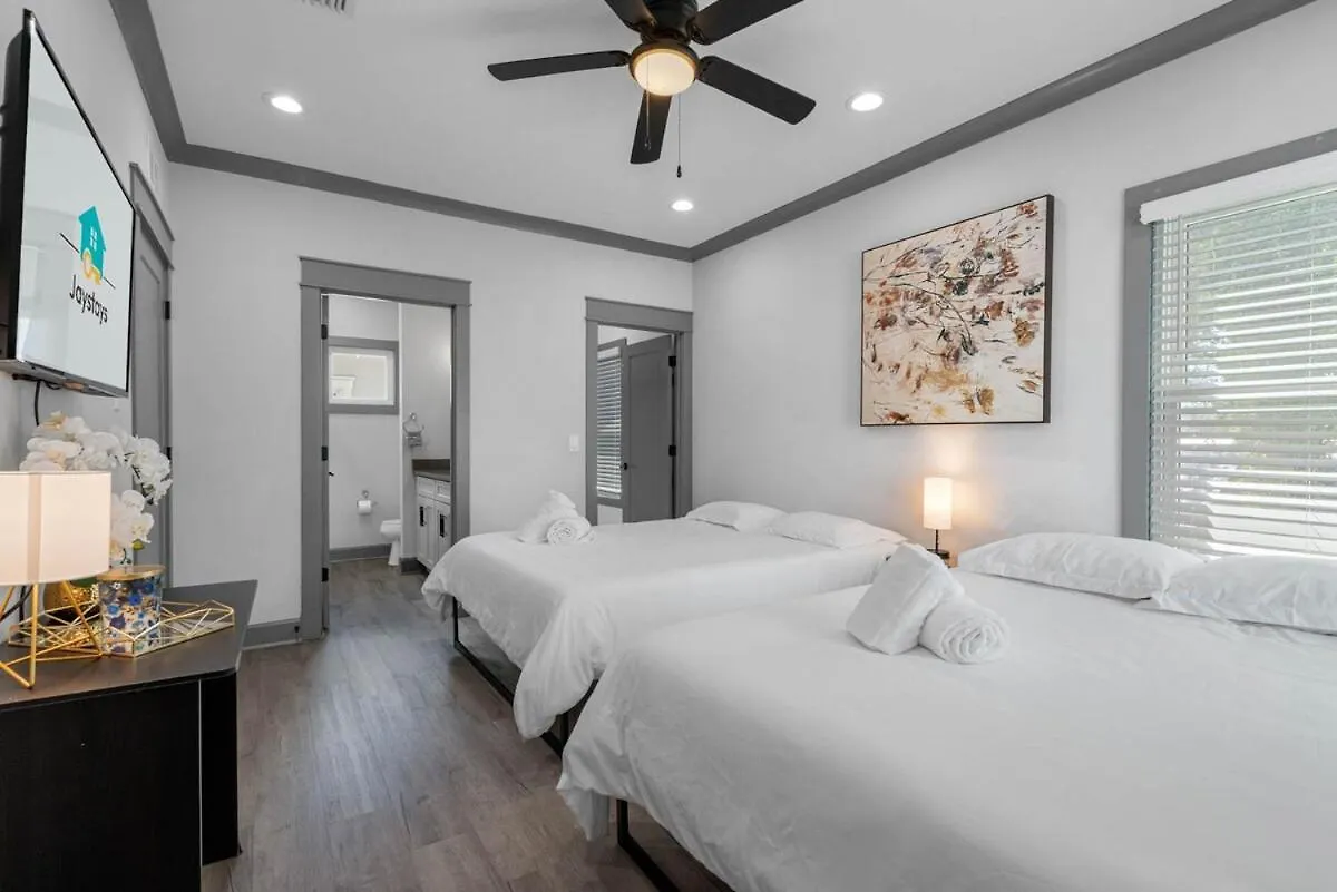 タンパ Sleeps 20! Luxe 6 Bdrm 4 Bth Duplex - Downtown Tpaヴィラ