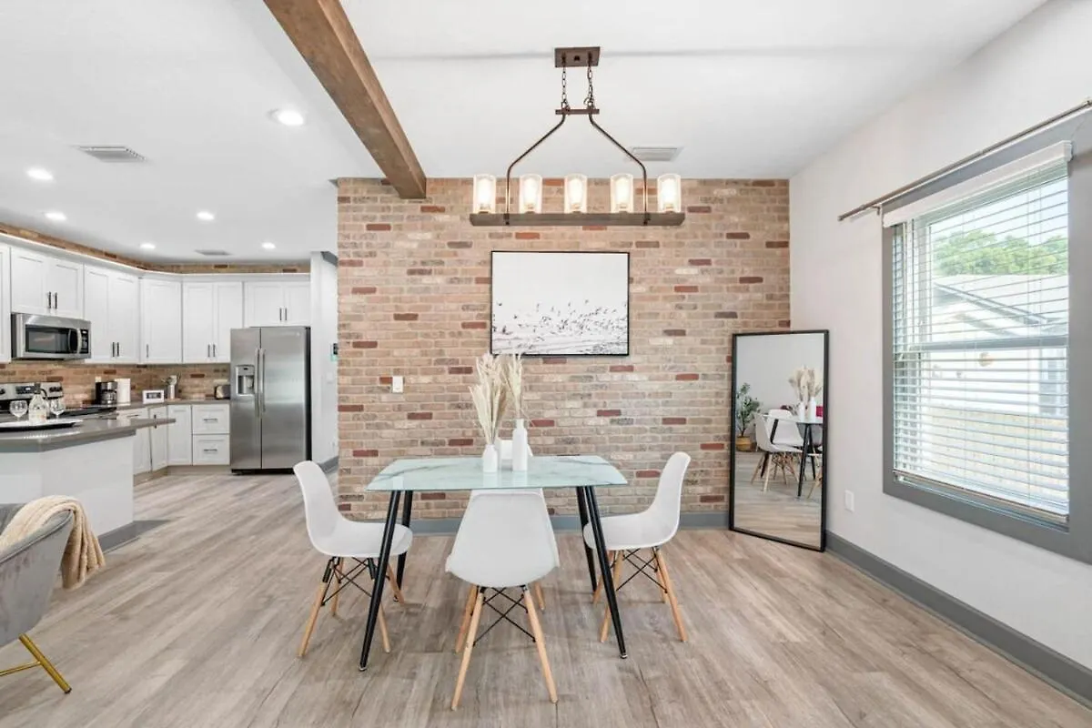 別荘 タンパ Sleeps 20! Luxe 6 Bdrm 4 Bth Duplex - Downtown Tpaヴィラ 米国